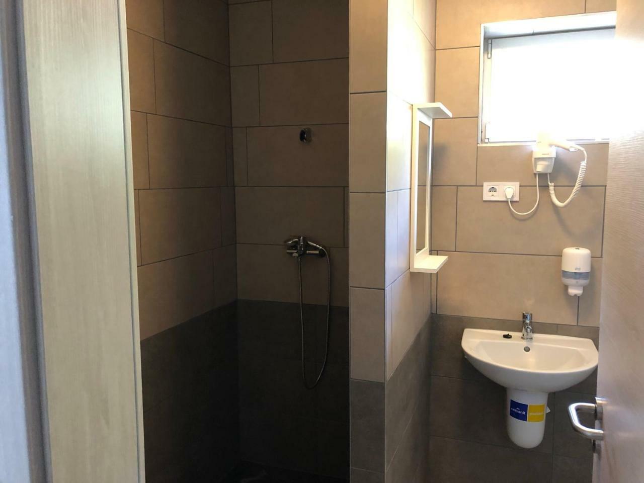 Juno Apartman Vendeghaz Miskolc Bagian luar foto