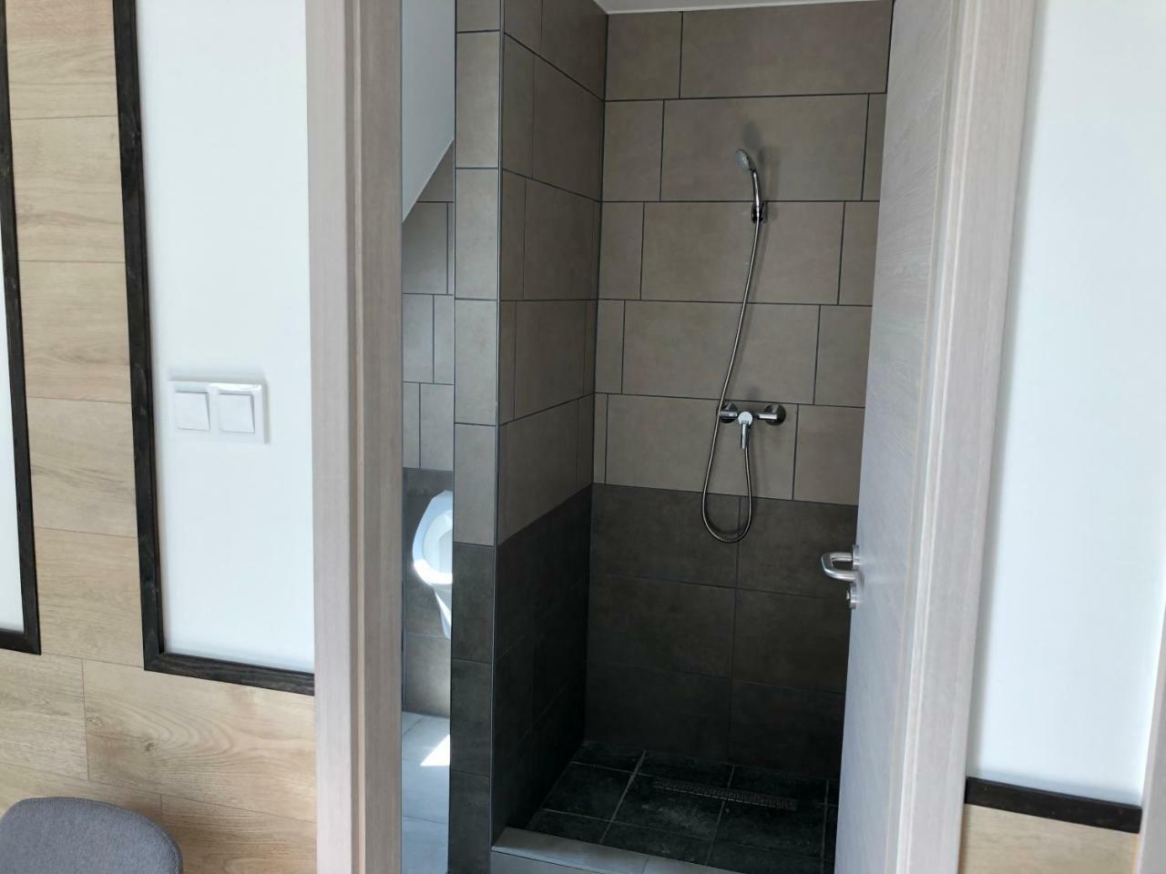 Juno Apartman Vendeghaz Miskolc Bagian luar foto