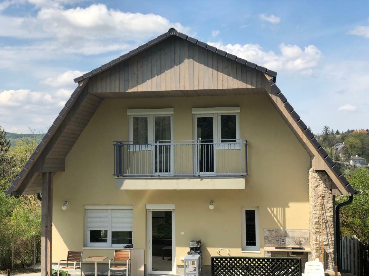 Juno Apartman Vendeghaz Miskolc Bagian luar foto